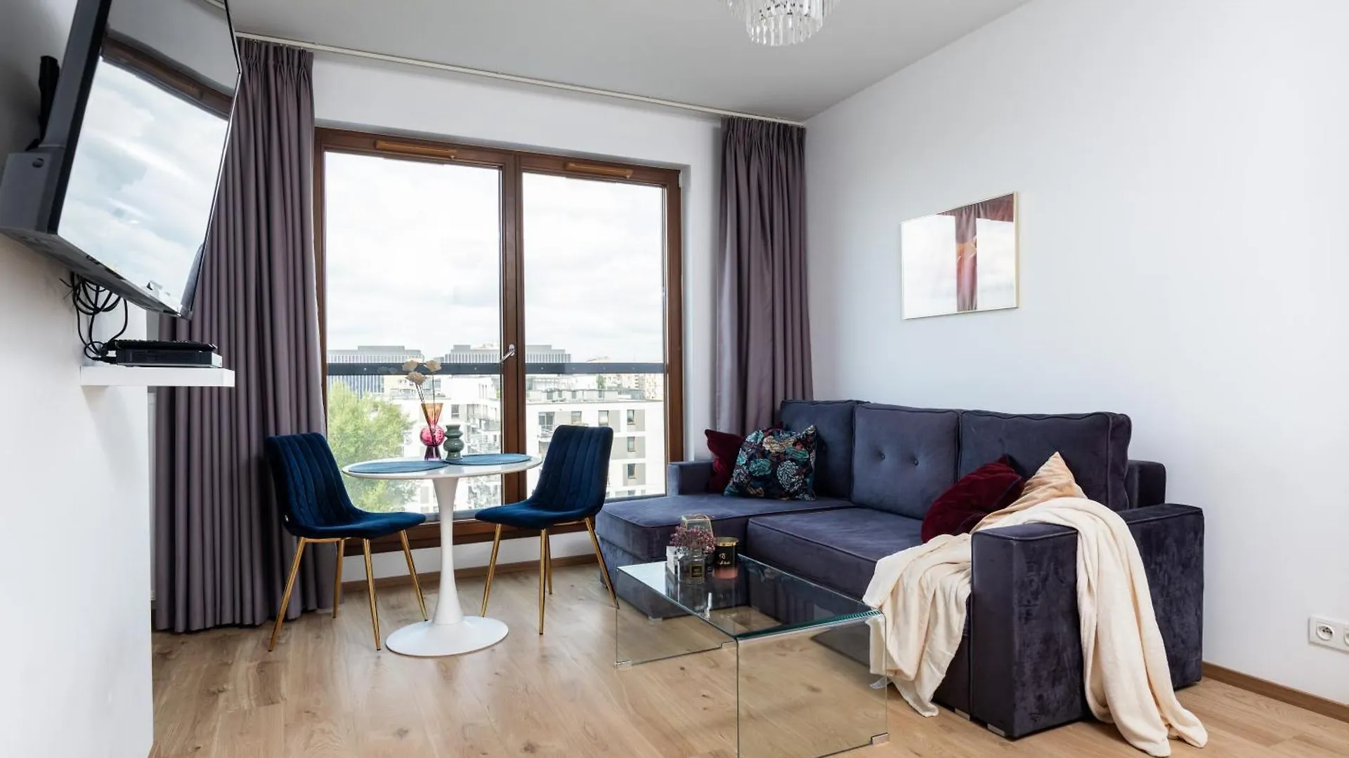 Business Suite Grzybowska location